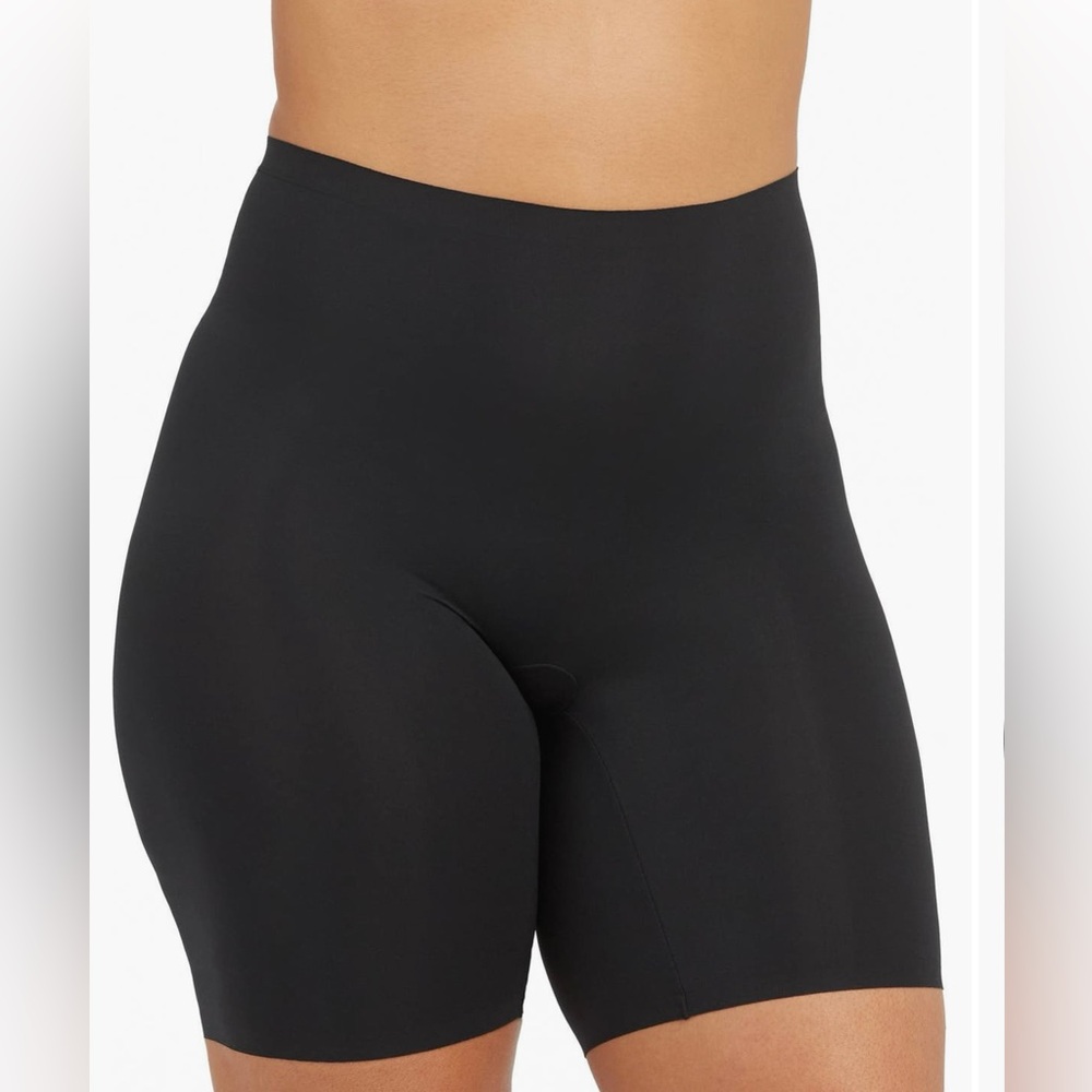 SPANX Smooth Fit-To-You Mid-Thigh Short